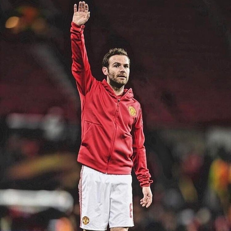 JUAN MATA NAWE ASEZEYE MURI MANCHESTER UNITED NYUMA Y'IMYAKA 8.