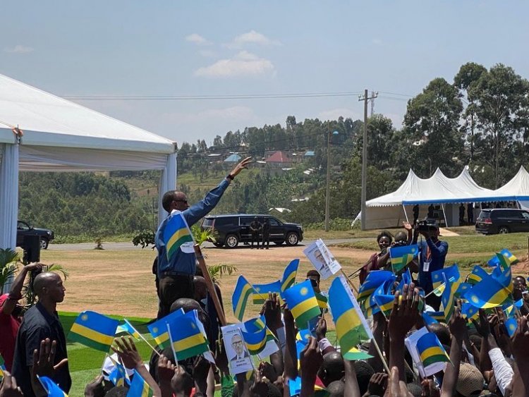 LIVE: PEREZIDA PAUL KAGAME AGEZE MU RUHANGO AKA KANYA.