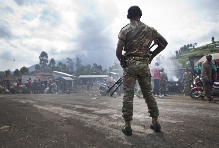 FARDC: UMUSIRIKARE YISHE MUGENZI WE AHITA YIYAHURA.