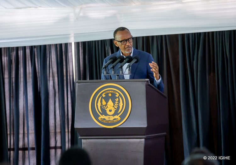 PEREZIDA PAUL KAGAME NTIYISHIMIYE ISUKU NKE YASANZE I KARONGI.