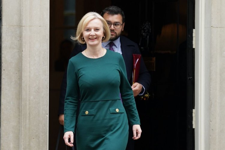 BYAKOMERANYE MINISTIRI W'UBWONGEREZA LIZ TRUSS YEGURA NYUMA Y'IMINSI 45.